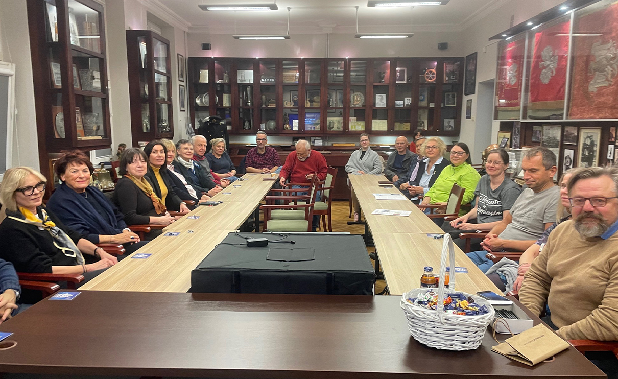 Uczestnicy spotkania w Sali Tradycji UMG