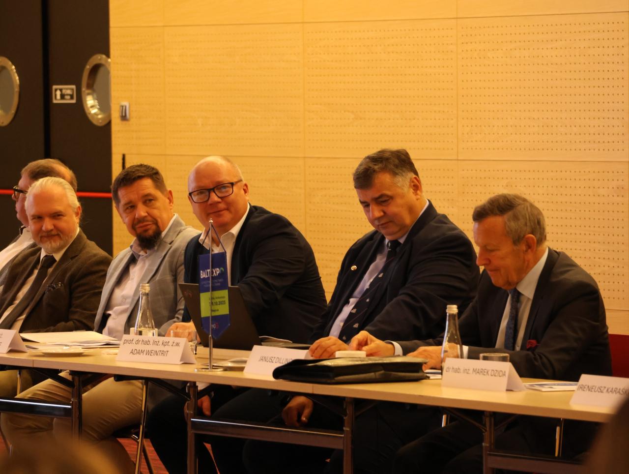 Koncepcja \"miasta-gąbki\" tematem pierwszej prelekcji z cyklu \"Naukowe wieczory z Uniwersytetem Morskim w Gdyni\"