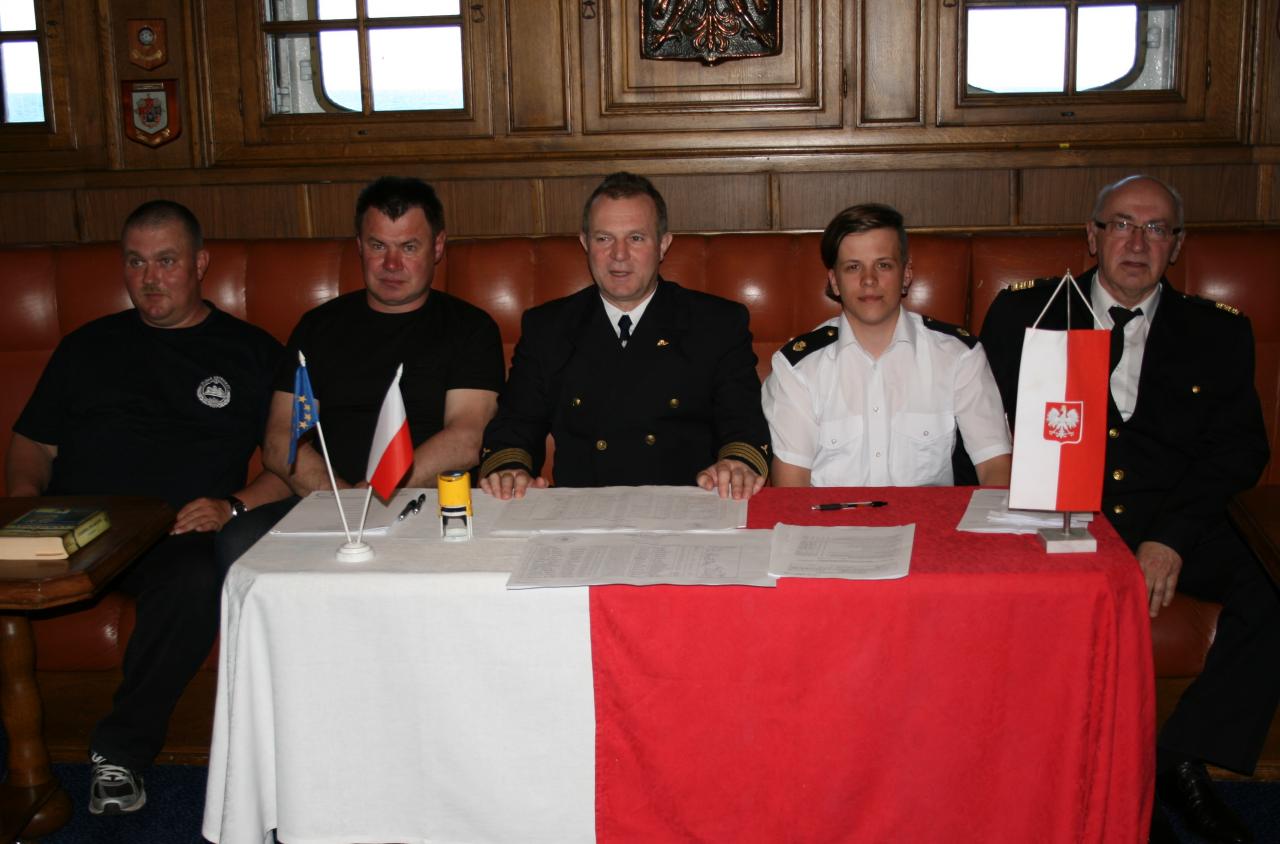 \"Dar Młodzieży\" - obwód 1001 - komisja wyborcza