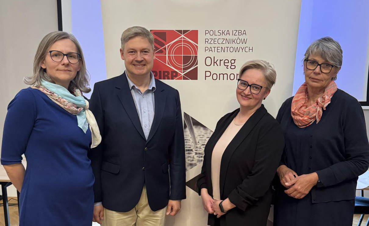 Pracownik Centrum Transferu Technologii w składzie Pomorskiej Okręgowej Rady Rzeczników Patentowych