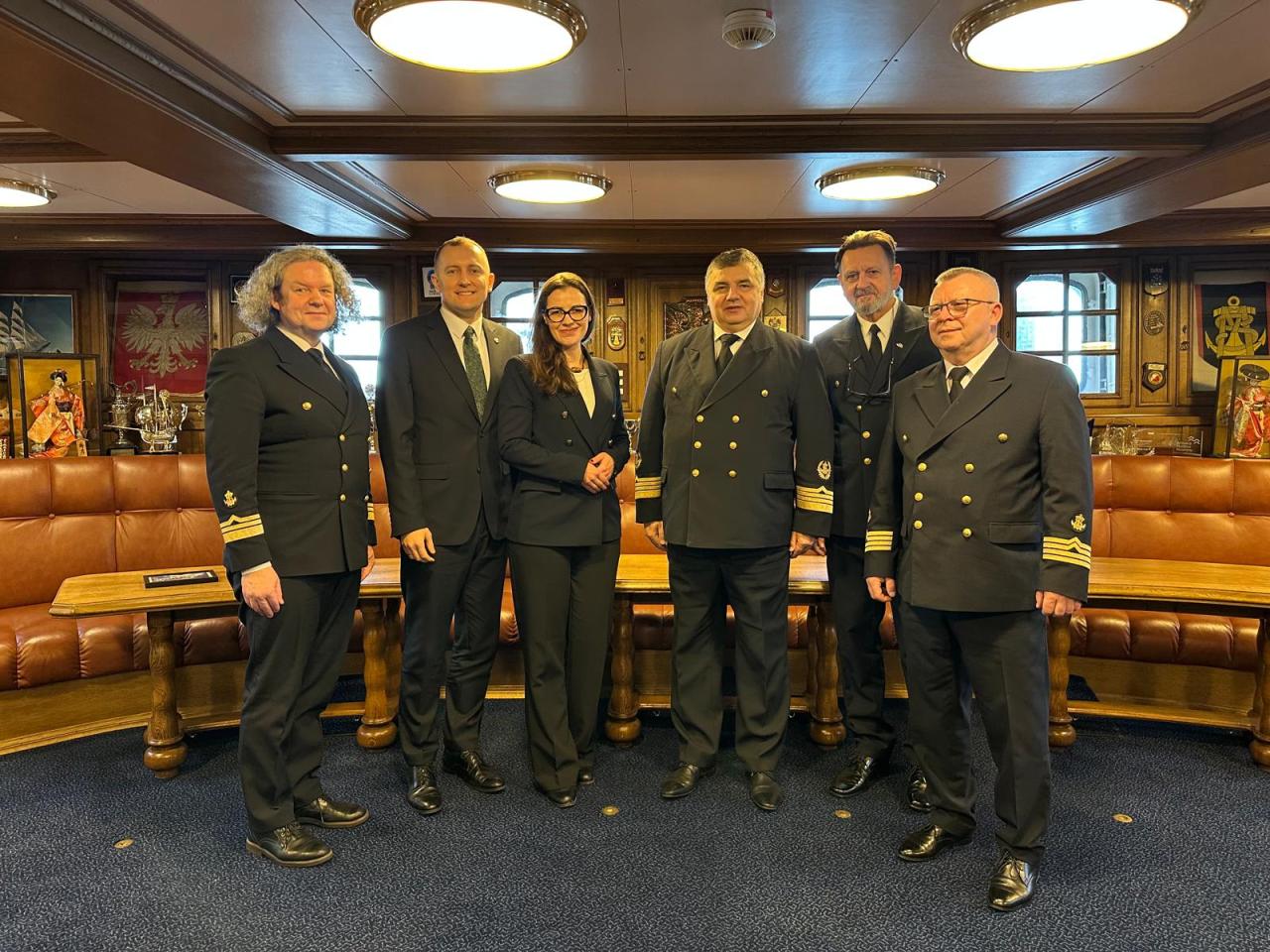 Parlamentarzyści gościli na pokładzie \"Daru Młodzieży\"