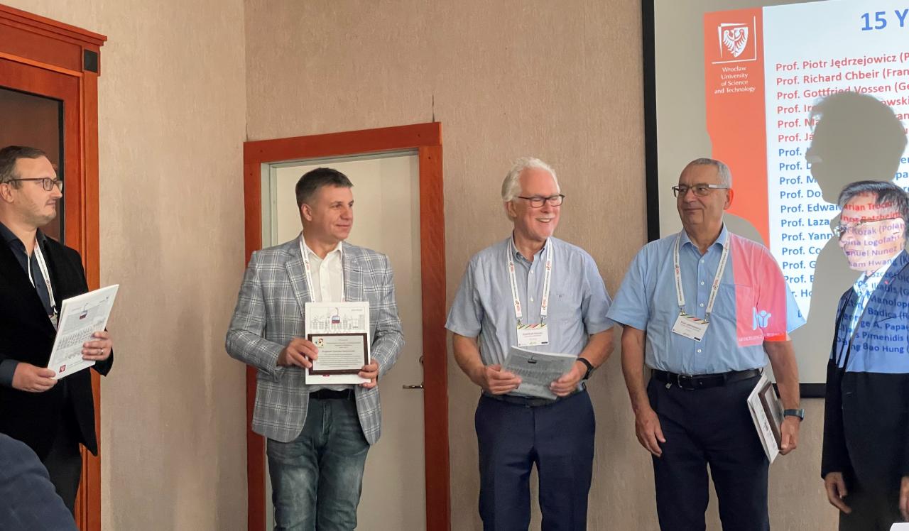 Dyplomy uznania dla Profesorów UMG