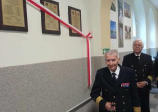 Odsłonięcie tablic pamiątkowych ku czci Tczewiaków - absolwentów Szkoły Morskiej w Tczewie