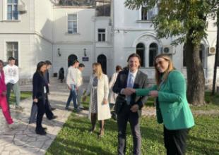 Sadzonki współpracy i przyjaźni między dwoma członkami IAMU