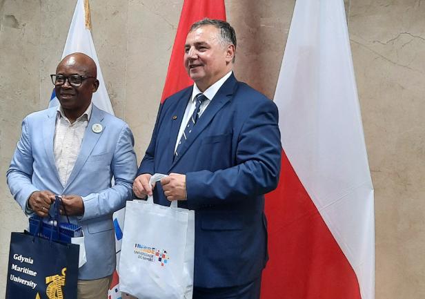 Prof. Adam Weintrit z rektorem Uniwersytetu w Namibe