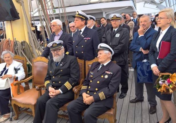 Kapitanowie Józef Kwiatkowski i Zbigniew Sulatycki podczas 35-lecia Daru Młodzieży