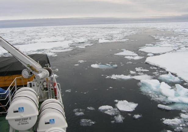 Wśród lodów Svalbardu (fot. Ryszard Nadstawny)