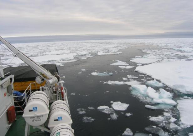 Żegluga w lodach to zawsze emocje (fot. Ryszard Nadstawny)