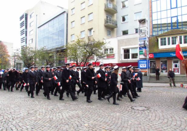 Akademia Morska poczas Parady Niepodległości, fot. Katarzyna Okońska Akademia Morska poczas Parady Niepodległości, fot. Katarzyna Okońska