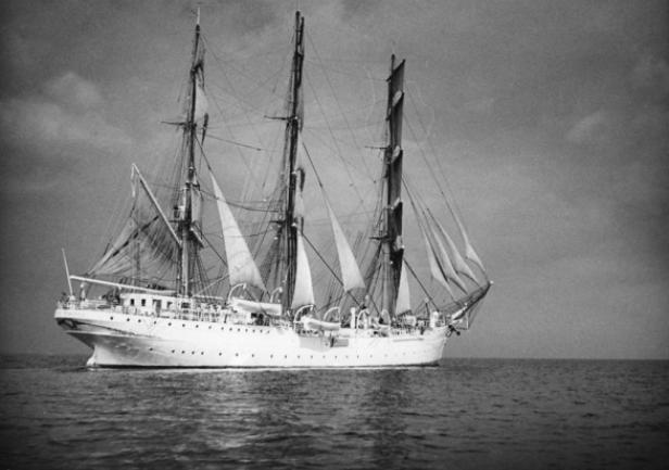 \"Dar Pomorza\" (fot. Tadeusz Link)