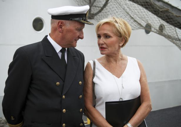 kpt.ż.w. Mirosław Łukawski - III oficer w czasie regat 1972 r. i córka komendanta Jurkiewicza