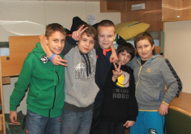 \"Kochamy ten statek !\" - piątka z V b SP 3 z Gryfina na \"Horyzoncie II\"