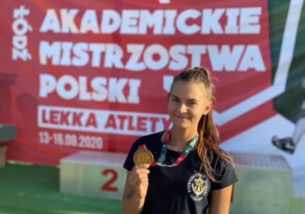 Agnieszka Kaszuba podczas Akademickich Mistrzostw Polski w Lekkiej Atletyce. fot. Tomasz Kaszuba