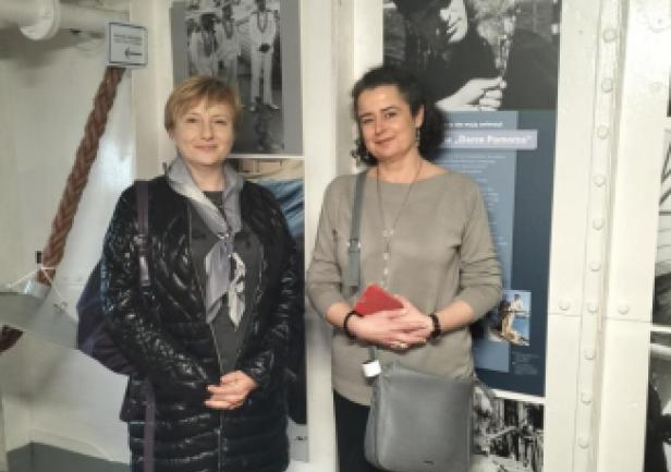Po prawej specjalista ds. edukacji Muzeum Marynarki Wojennej Iwona Krysiewicz. Fot. E. Kudela Po prawej specjalista ds. edukacji Muzeum Marynarki Wojennej Iwona Krysiewicz. Fot. E. Kudela