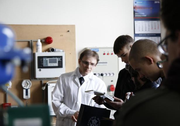Uczniowie Zespołu Szkół Chłodniczych i Elektronicznych w Akademii Morskiej, fot. Katarzyna Okońska Uczniowie Zespołu Szkół Chłodniczych i Elektronicznych w Akademii Morskiej, fot. Katarzyna Okońska